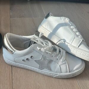 Vintage Havana White Sneakers with Silver Star Accent